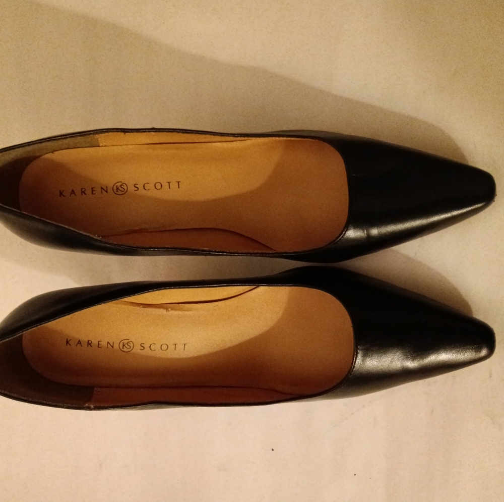 Karen Scott cott Clancy Black Leather  Pump Size 8.5 Great Condition